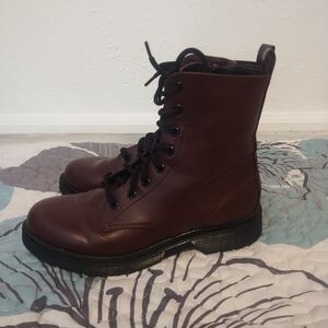 Time and Tru Sintetico Maroon Faux Leather Boots Woman’s 7